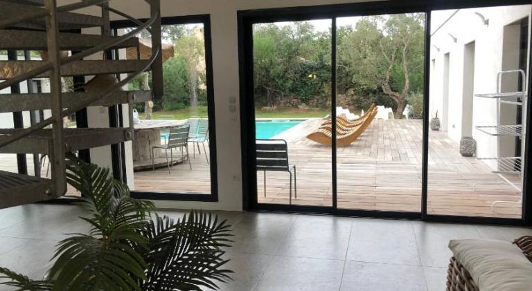 Villa with patio, garden & private pool — photo 3