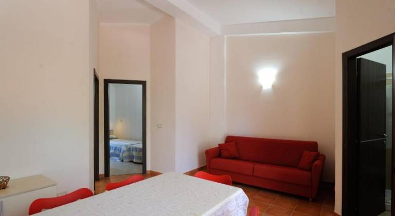 Serviced apartment with pool, hot tub & grill | Beach nearby | Pets are welcome — photo 2