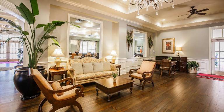 Hampton Inn & Suites Savannah Historic District — photo 2