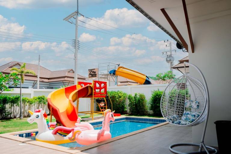 Nice villa with yard, patio & private pool | Suitable for remote work | Pets are welcome in Phetchaburi