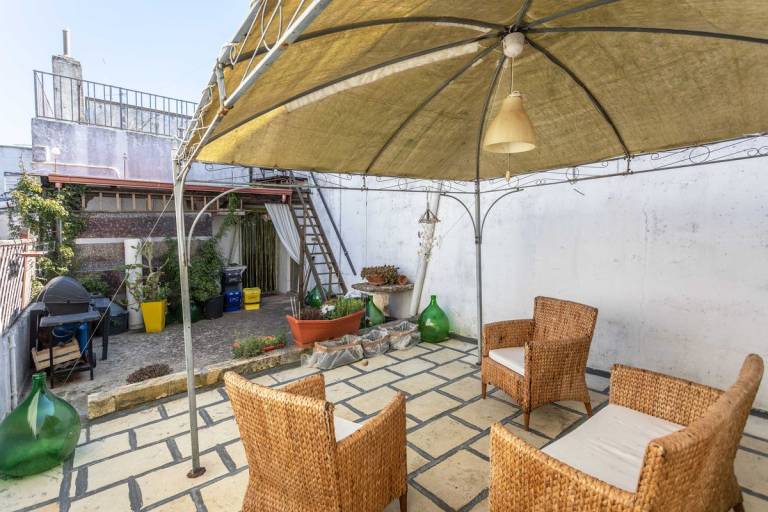 Rental apartment with grill & jacuzzi | City view — photo 4