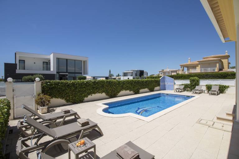 Villa with grill, yard & private pool — photo 3
