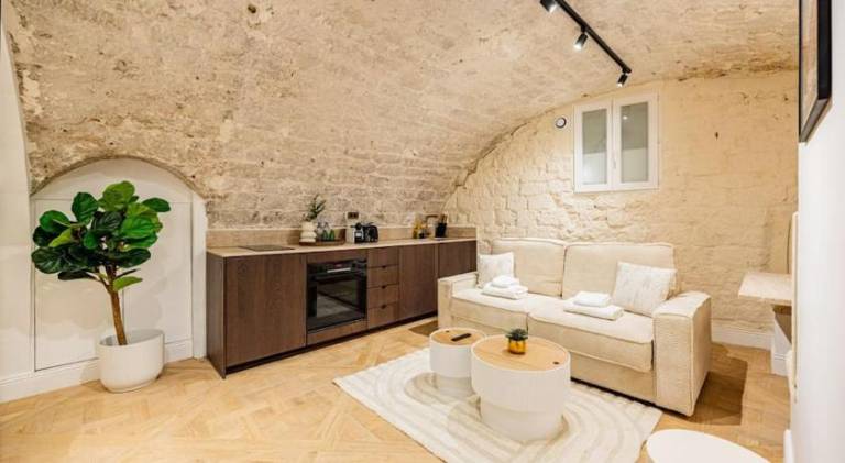 Holiday apartment with terrace & yard | Next to Sacré-Cœur | Pets are welcome — photo 3