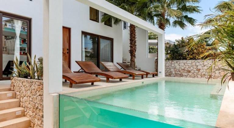 650 m² Villa