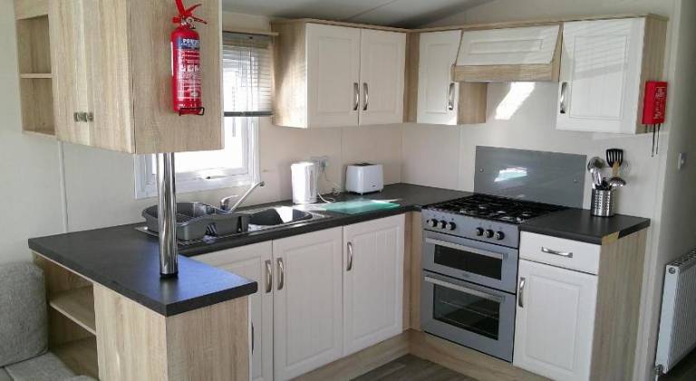 Kingfisher Ingoldmells Europa 6 Berth Central Heated Close to site shop FREE WIFI — photo 5