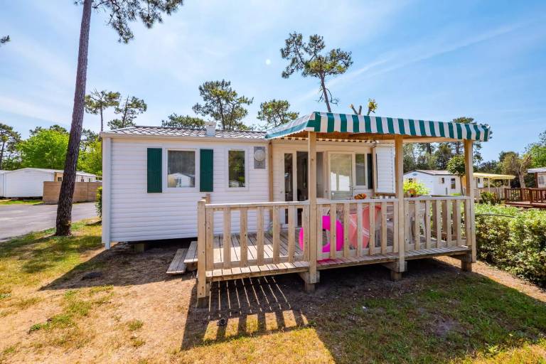 Campsite Le Zagarella - Mobile home Classic 2 bdr. 4 pers. Covered Decking in Saint-Jean-de-Monts
