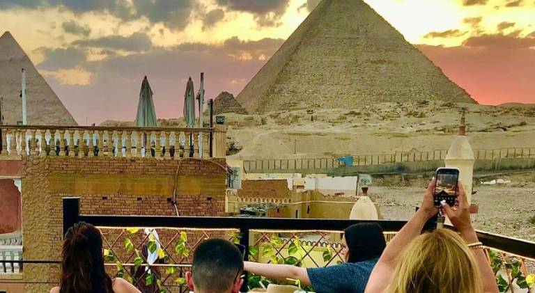Pyramids Complex View Inn