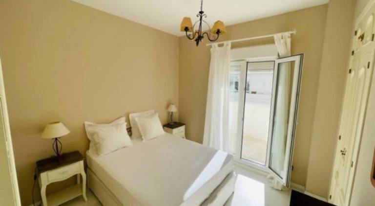 Holiday apartment with pool in Marbella