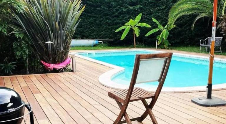 Villa with barbeque, private pool & garden in Arcachon