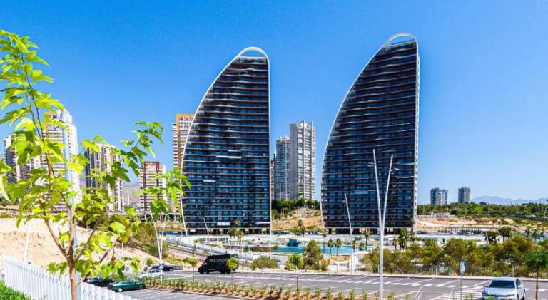 Holiday apartment with pool & hot tub in Benidorm