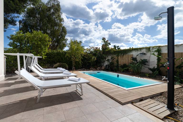 Villa with garden, fast internet & patio | Garden view | Next to the beach | Pets are welcome — photo 2