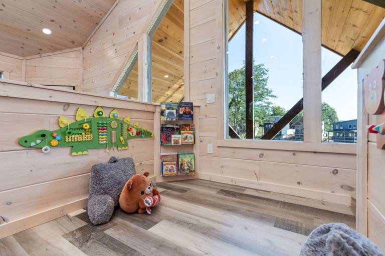 Cabin with private pool — photo 3