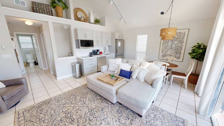 Family-oriented nice condo with terrace & pool | Pets are welcome — photo 3