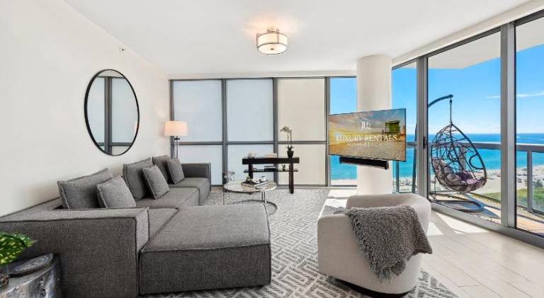 Rental apartment with hot tub | Close to Miami Beach Botanical Garden in Miami Beach, FL