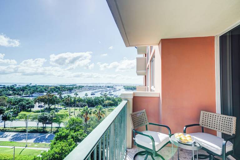Condo  Coconut Grove