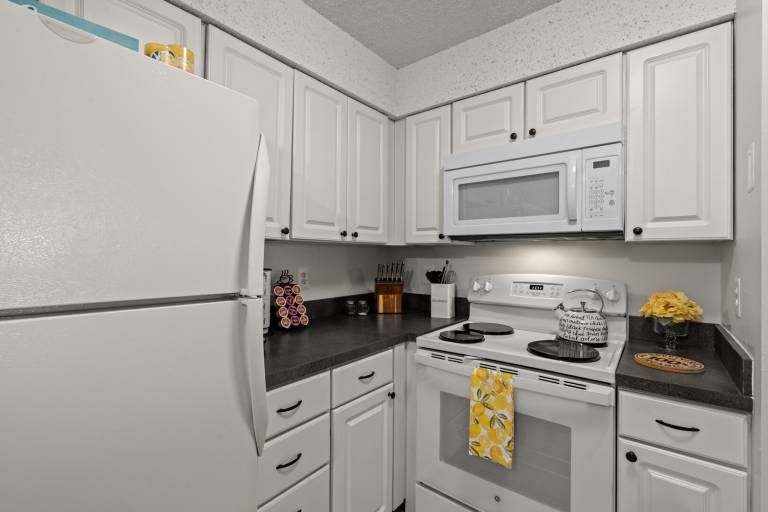 Wonderful condo with pool | Pets are welcome — photo 4