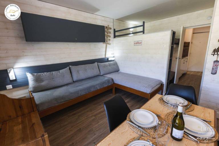 At the foot of shops, 3rd floor, view mountain, balcony, tv, 27m², Superdévoluy — photo 5