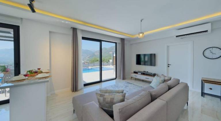 Fully equipped beautiful villa with barbecue, private pool & yard | Good for workation | Pets allowed — photo 2