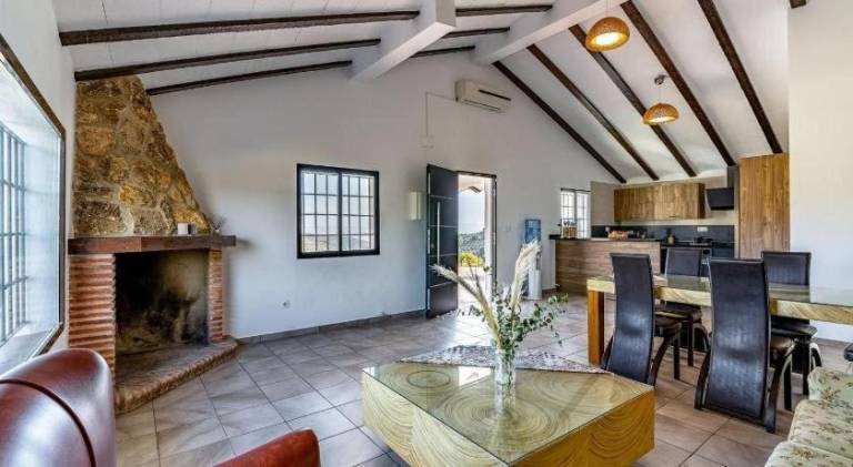 Beautiful villa with pool | Pets allowed — photo 4