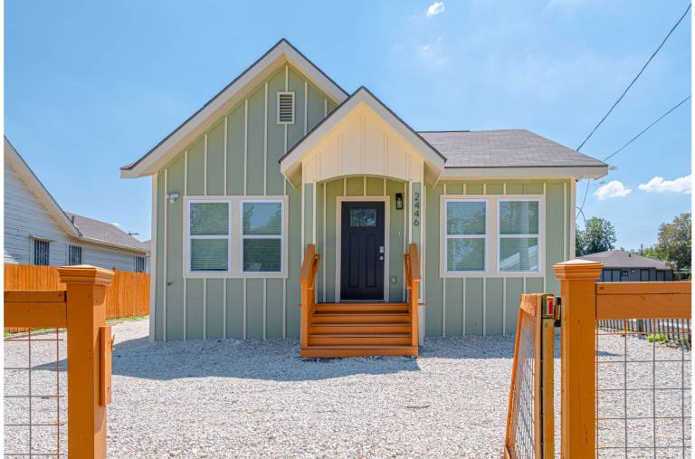 Generous 5BR 3BA Haven Close to Alamo & Riverwalk