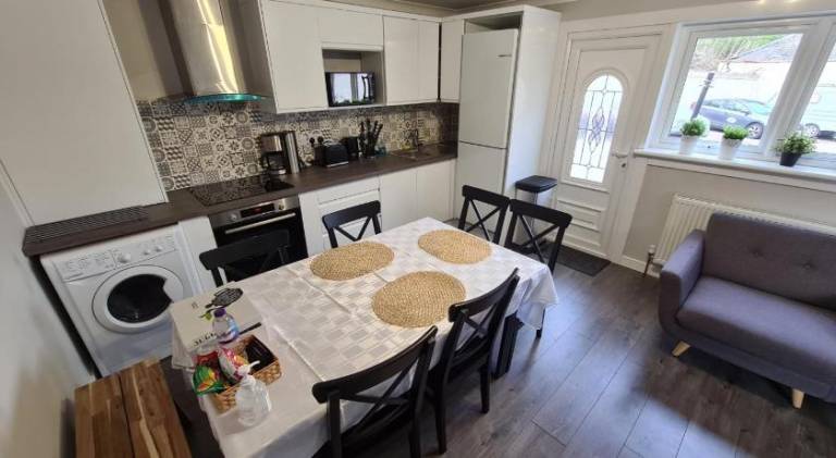 Wonderful vacation home | Close to Holyrood Palace | Perfect for remote work | Pets are welcome — photo 3