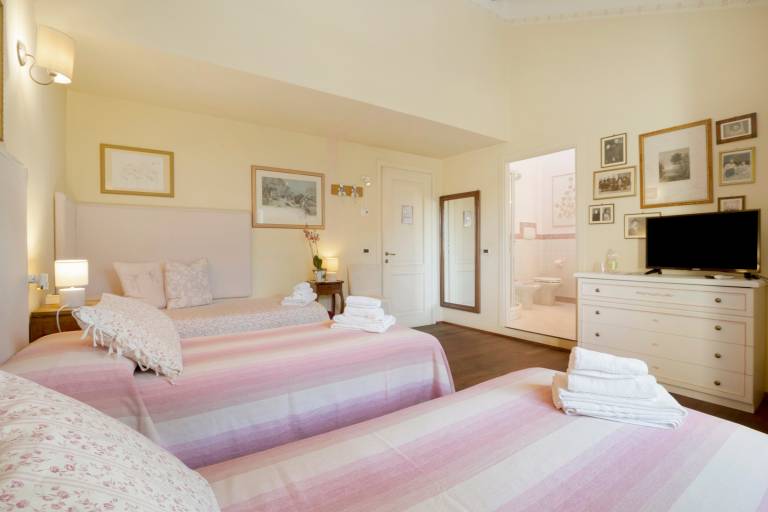 Room 'Rosa' with Shared Garden, Wi-Fi and Air Conditioning — photo 4