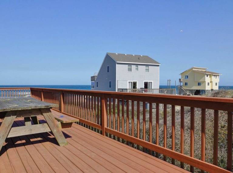 House with barbecue — photo 4