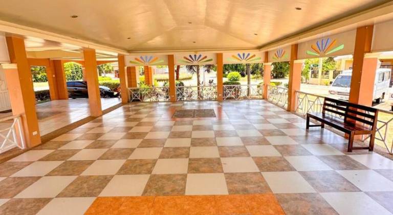 Room with Queen Bed For Couple 7 mins away to Canigaran Beach 10mins away to Airport 5mins away from — photo 5