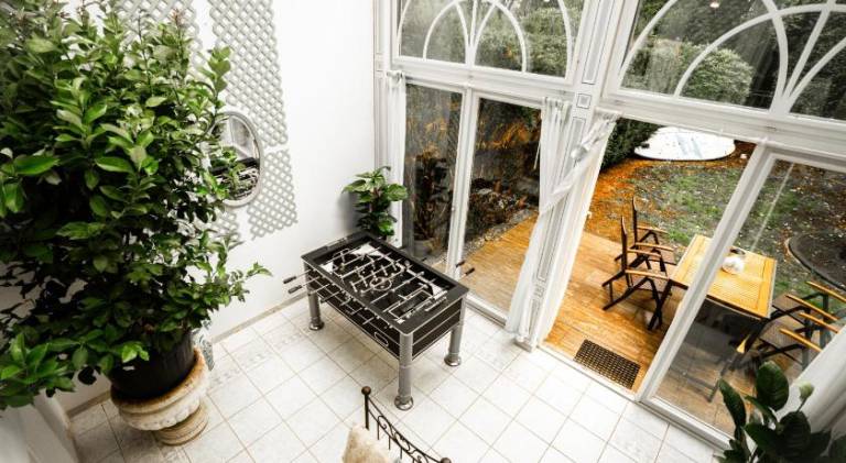 Holiday apartment with yard & terrace — photo 4