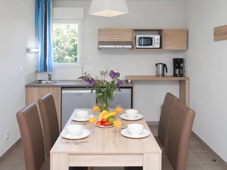 Apartment with patio, garden & sauna — photo 4