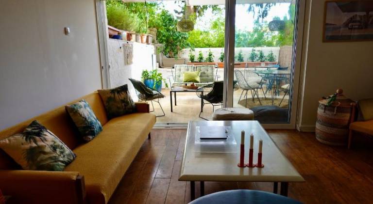 Vouliagmeni Beach House in Vari-Voula-Vouliagmeni
