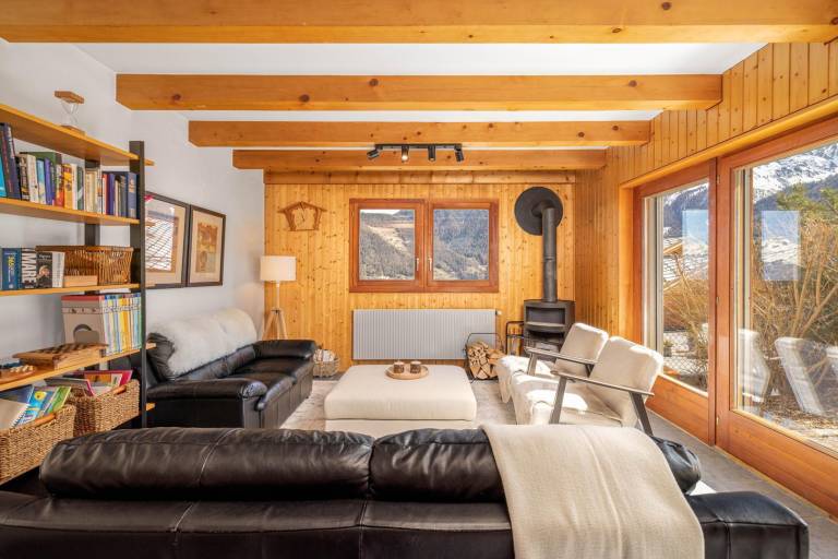 Chalet with patio, grill & garden — photo 4