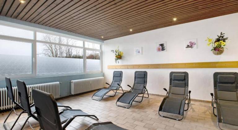 Apartment with pool — photo 2