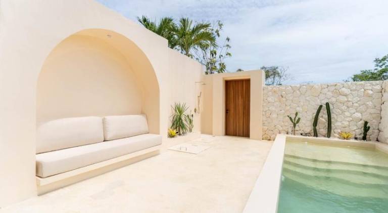 Vacation home with pool — photo 4