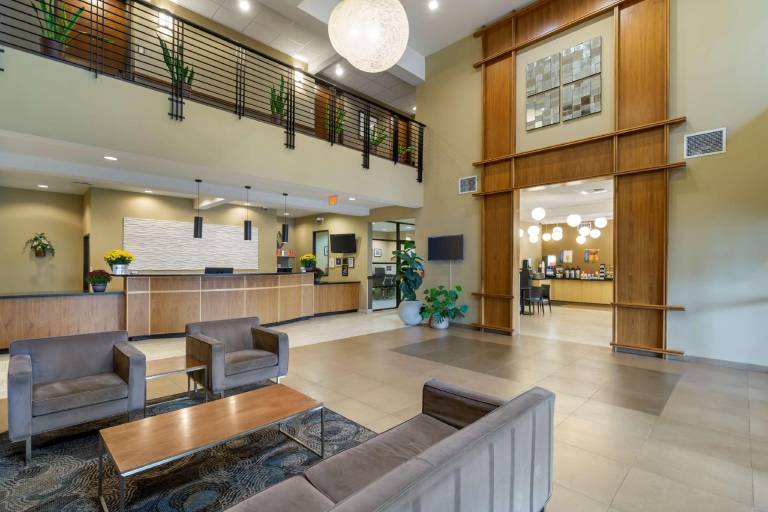 Best Western Plus Lacey Inn & Suites — photo 2