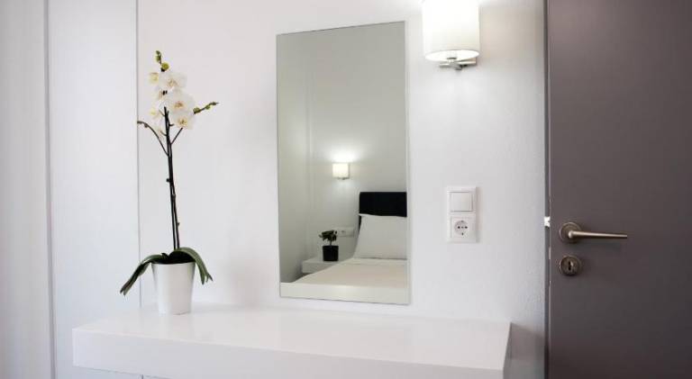 Holiday apartment with terrace, pool & yard in Chania