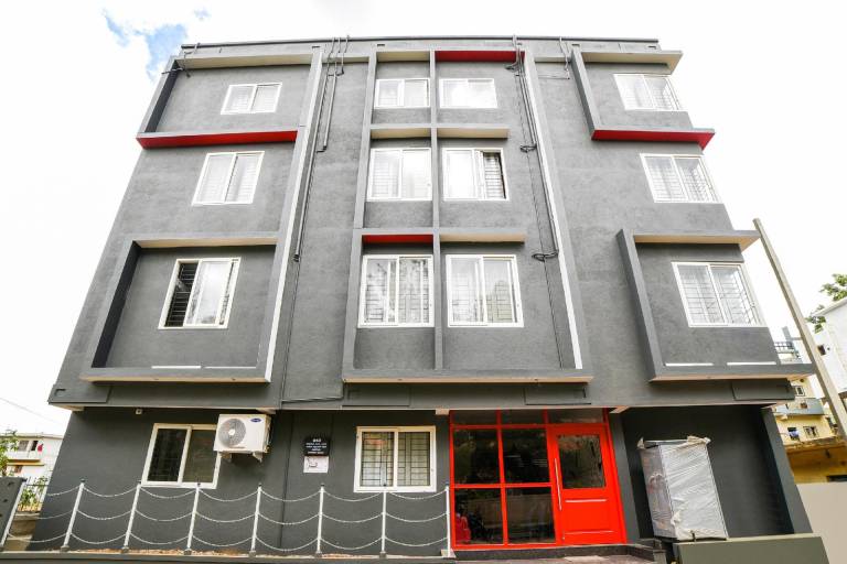 Townhouse Sarvar Hospitality Near Ascendas Park Square Mall