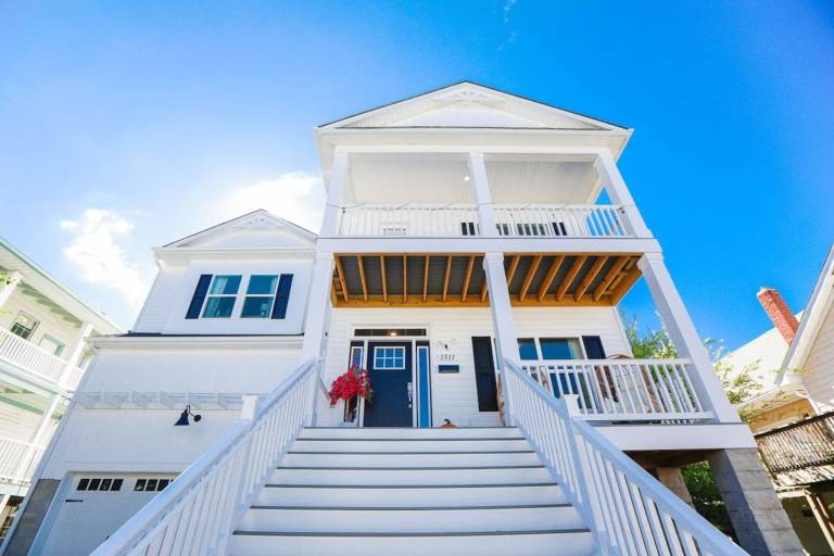 Sojourn on Lea View Willoughby Spit 5 BR NEW in Norfolk, VA