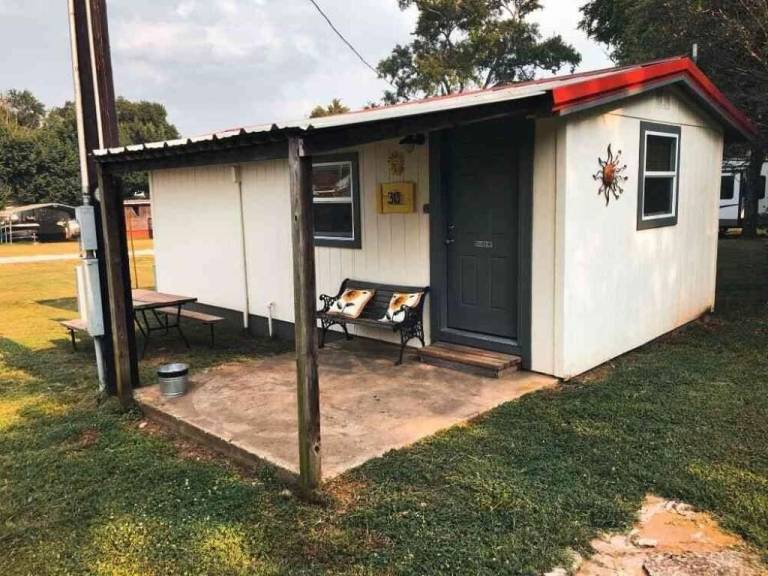 Cabin  Mead