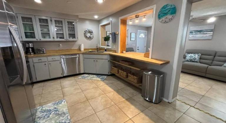 Vacation home with pool | Pet-friendly — photo 5