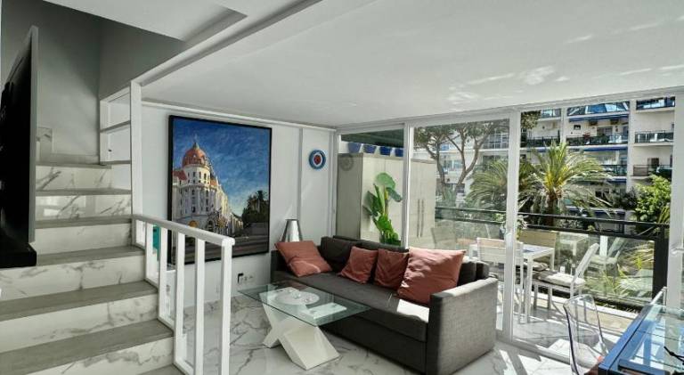 Holiday apartment with patio, pool & garden — photo 4