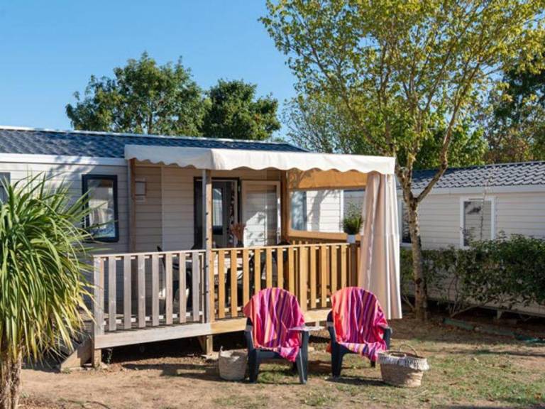 Family-friendly mobile home with heated pool, barbeque & terrace | Pets allowed — photo 4