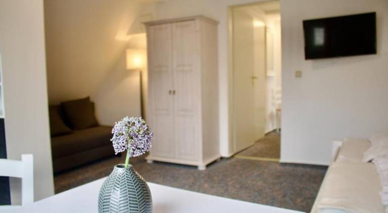 Rental apartment with 2 rooms for 6 persons — photo 2