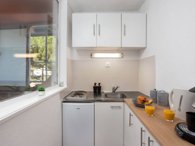 Apartment with terrace — photo 4