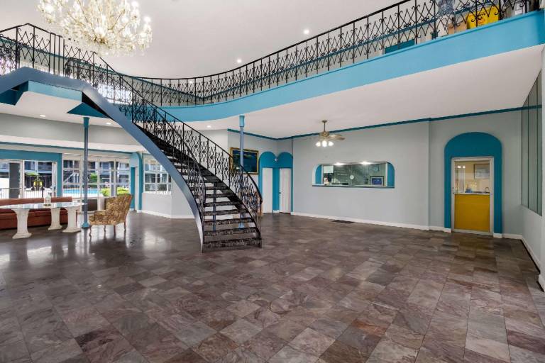 Rodeway Inn Conference Center — photo 5