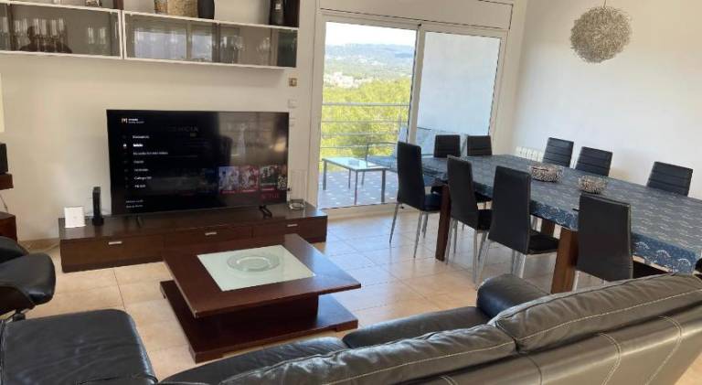 Charming villa with hot tub & pool | Dogs allowed — photo 2