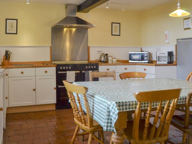 Cottage with BBQ & garden — photo 5