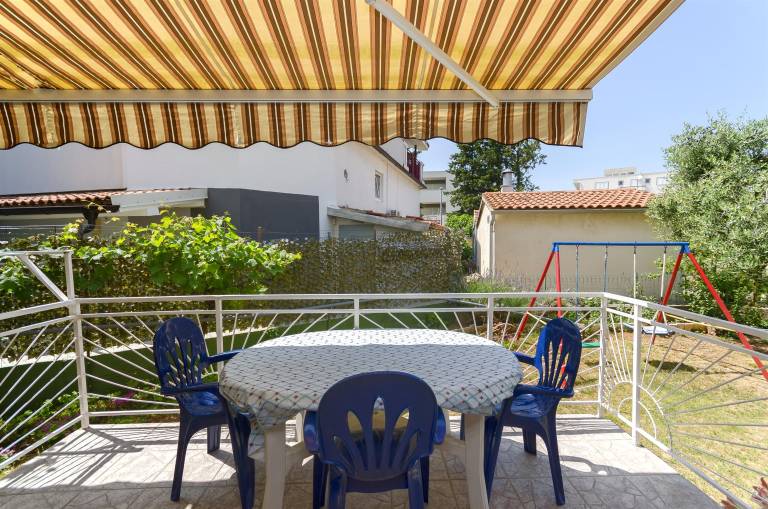 Wonderful apartment with terrace, private pool & grill | Garden view | Pet-friendly in Vodice