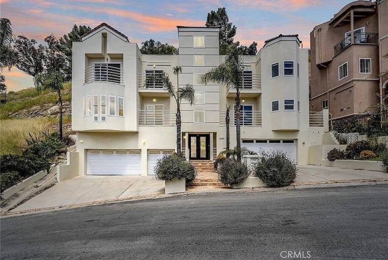 House Woodland Hills