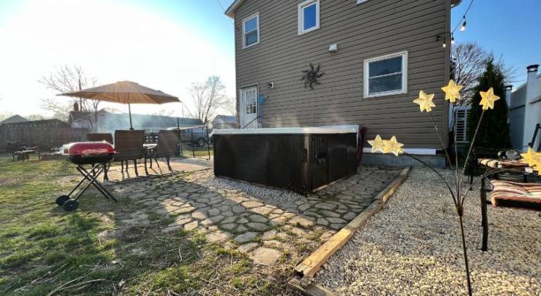 Nice house with jacuzzi | Pets allowed in Sandusky, OH